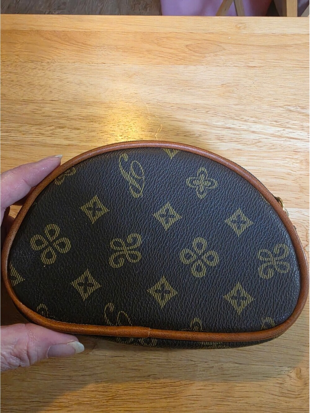 Small Brown Patterned Zippered Wallet Pouch